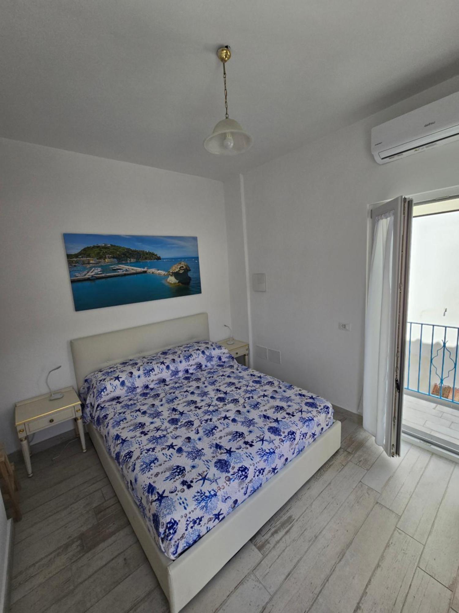 La Casa Di Giuliana Primo Piano Con Balcone Villa Ischia Eksteriør bilde